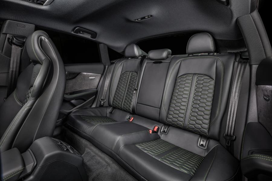 Интерьер Audi RS5 Sportback 2018 года  (NA) (фото 11 из 40)
